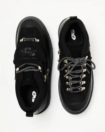 Clints Hikes - All Black