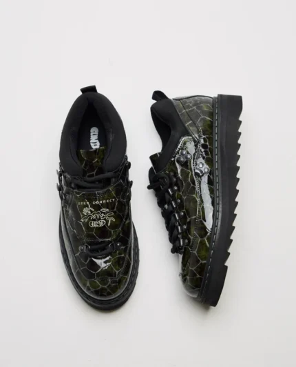 Clints Hikes - Croc Green